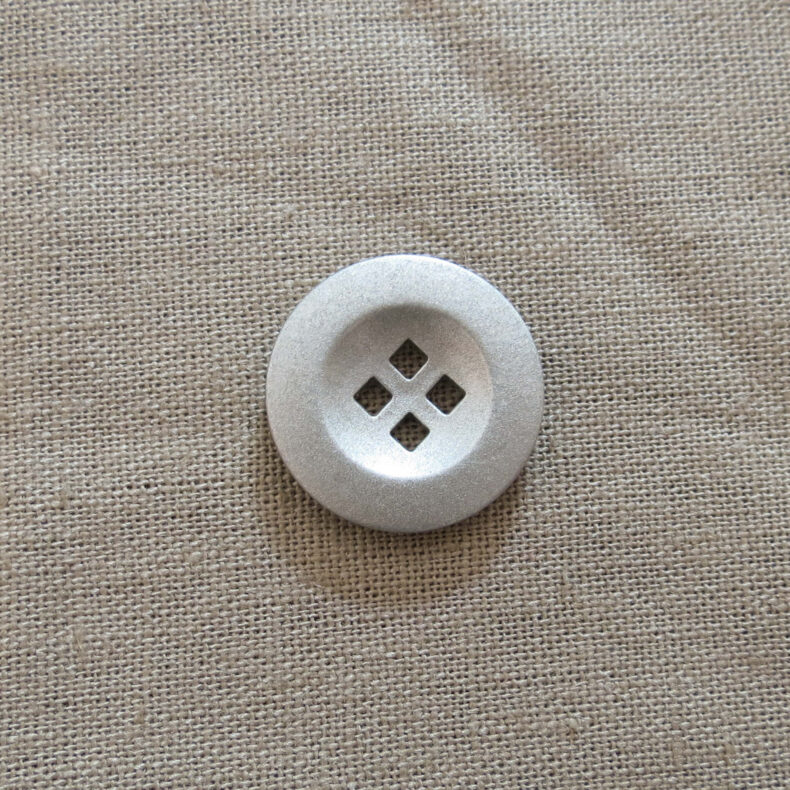 Rund halv blank knapp