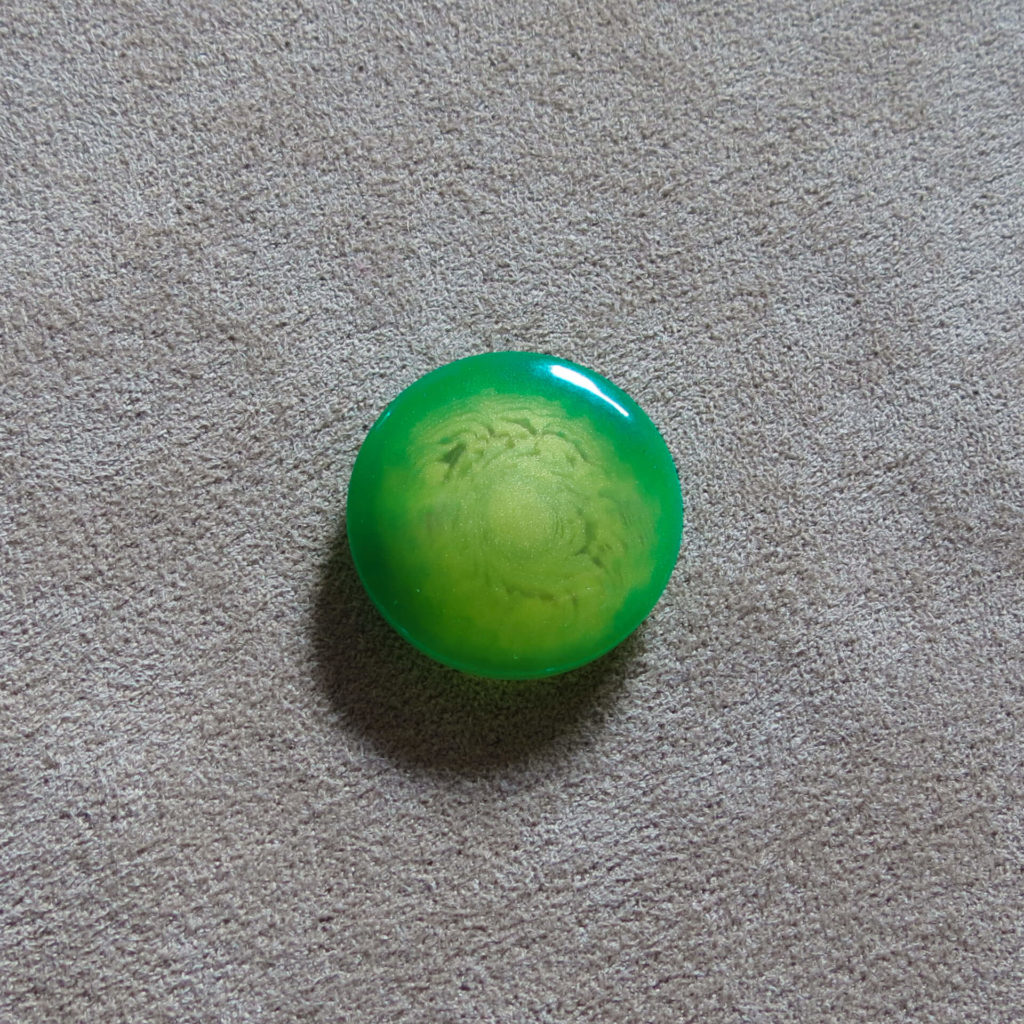 Rund halvblank knapp - Kjernen myk - Grønn